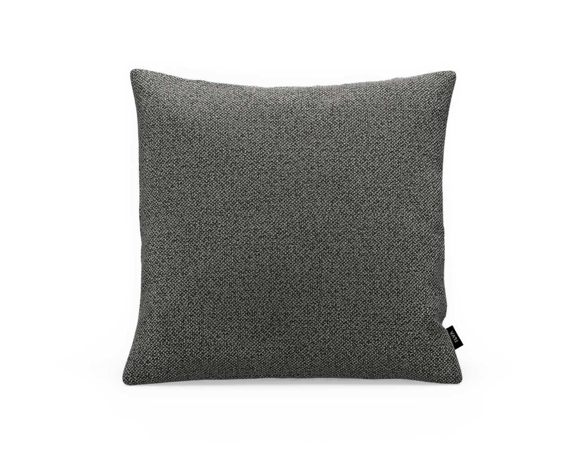 Mörkgrå fyrkantig prydnadskudde i vävd textil.