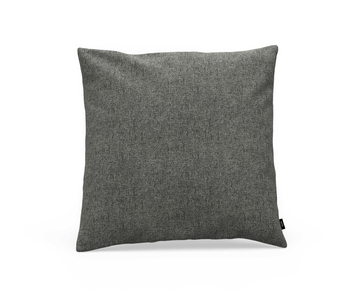 Grå kvadratisk prydnadskudde i textil med enkel, stilren design.