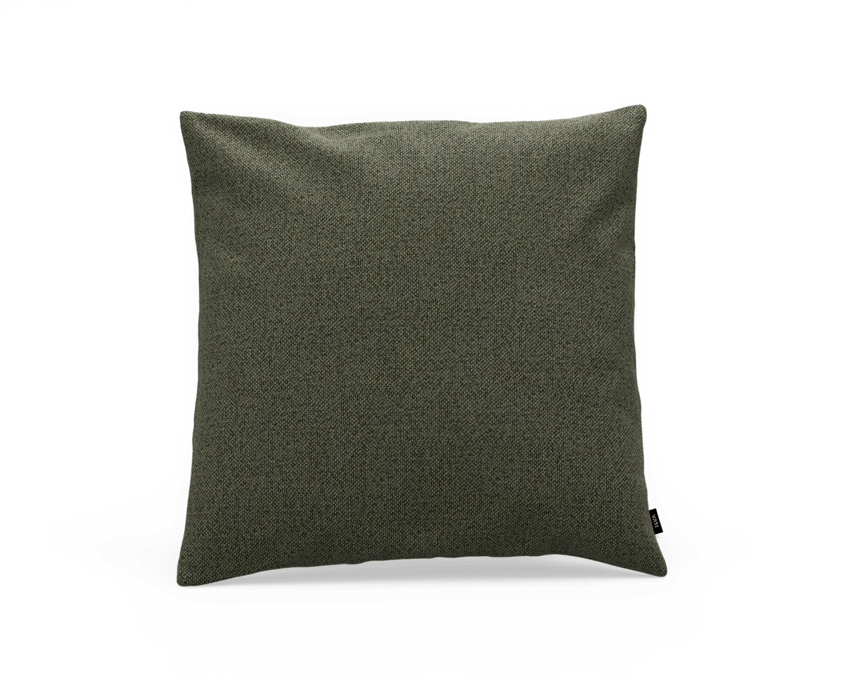 Mörk olivgrön kvadratisk prydnadskudde med texturerat tyg, frilagd.