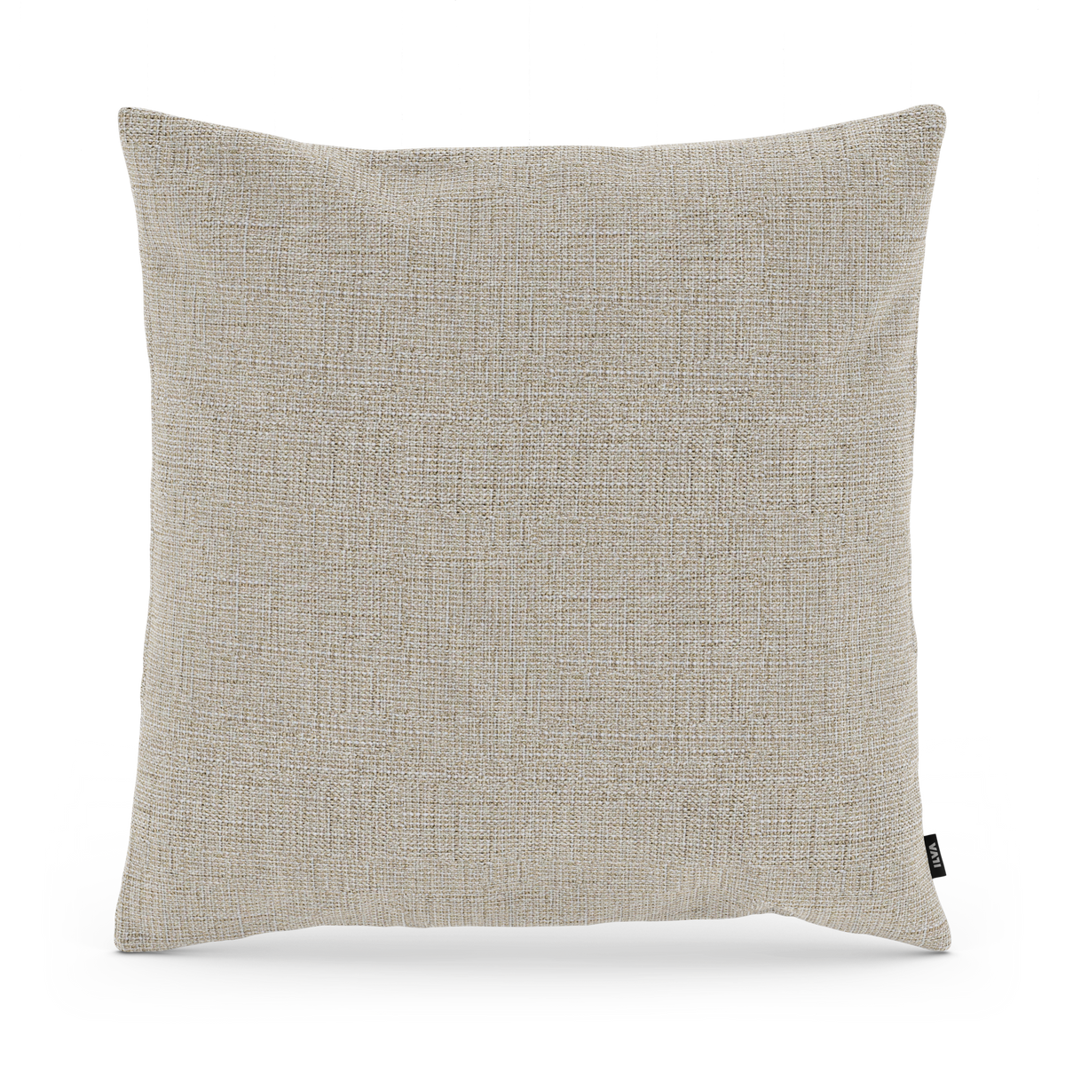 Beige kudde med vävd, linneliknande textur, kvadratisk och frilagd mot vit bakgrund.