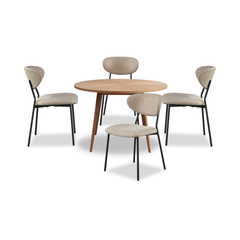 Runt matbord i trä med fyra beige stoppade stolar med svarta metallben.