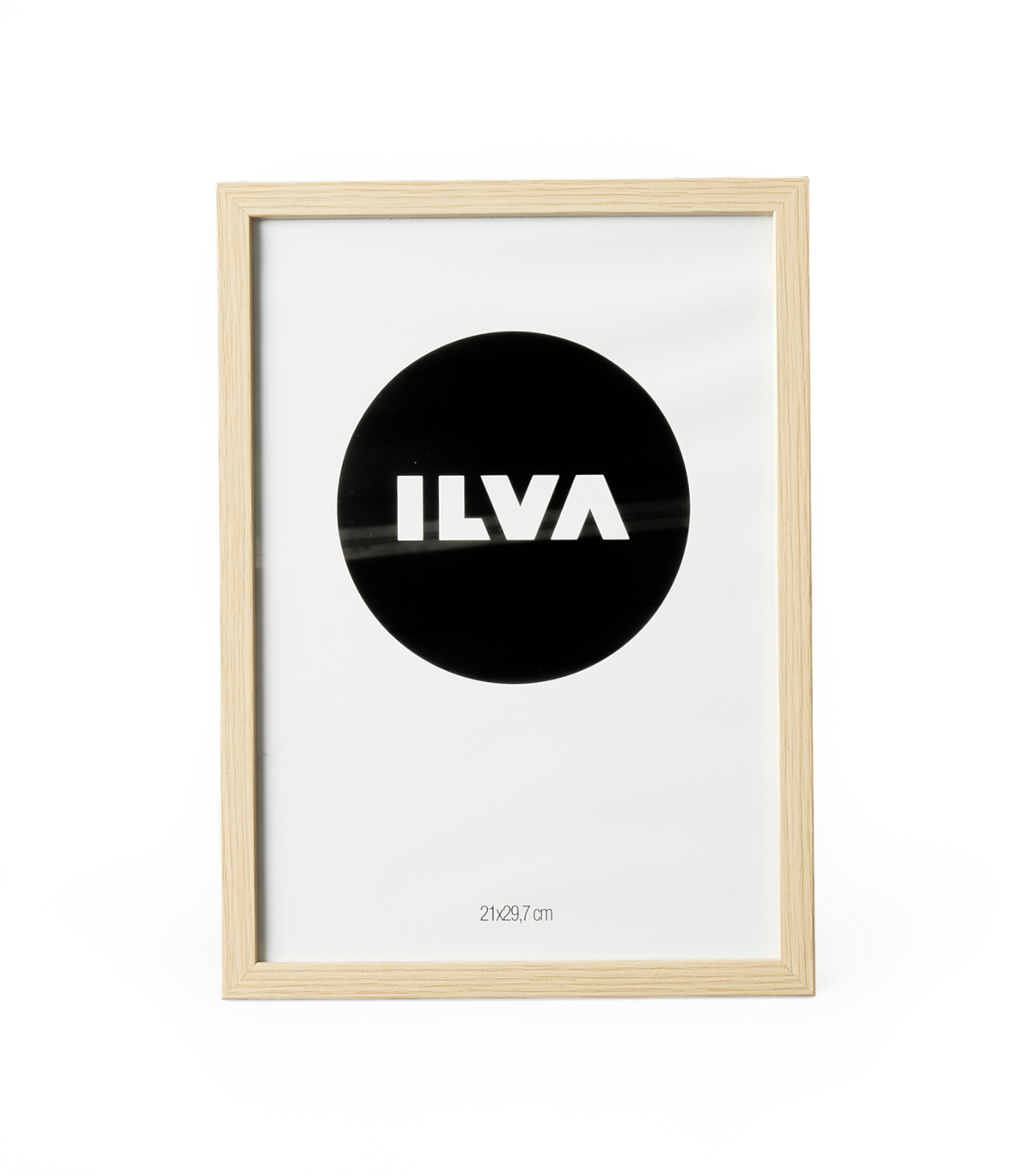 Ljus träram med svart cirkel med ILVA och mått 21×29,7 cm.