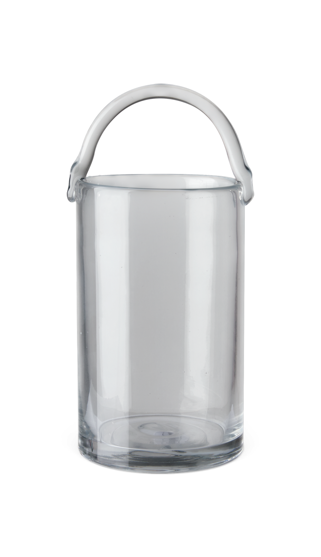 Cylindrisk glasvas med välvd bärhandtag på svart bakgrund.