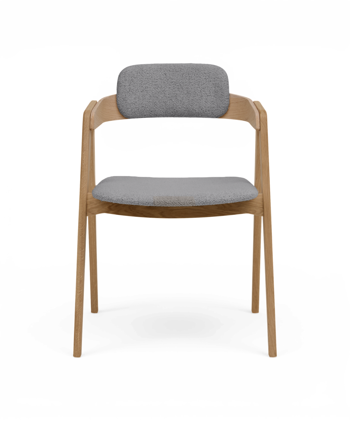 Grå polstrad stol med ljus trästomme, frontalt produktfoto på vit/transparent bakgrund.
