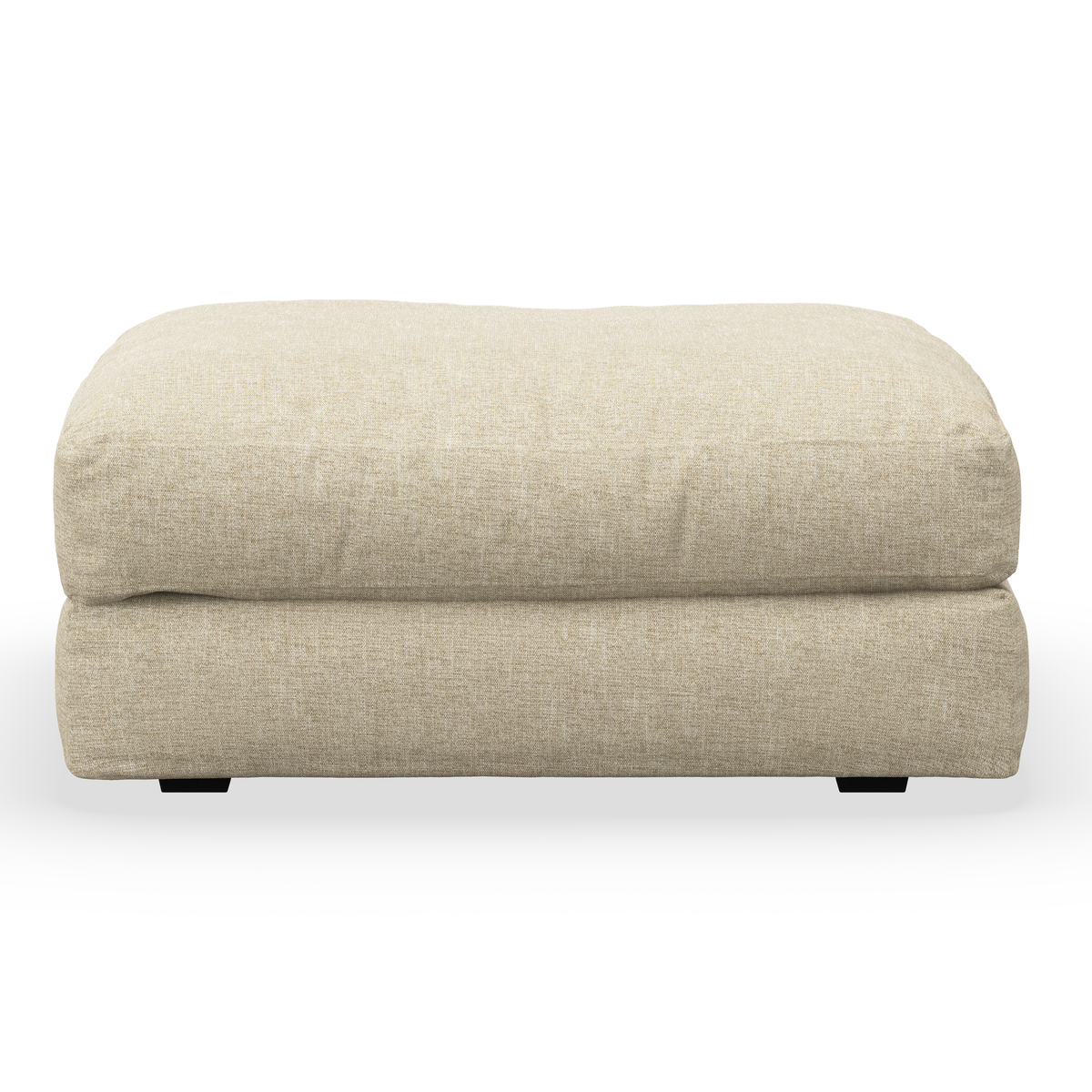 Beige tygklädd puff/ottoman i frontvy mot vit studiobakgrund.