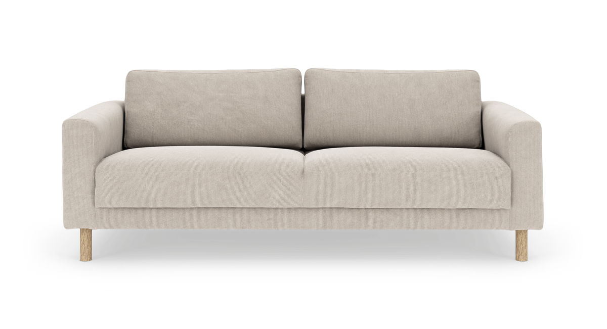 Beige soffa med två sittkuddar och träben, frontvy.