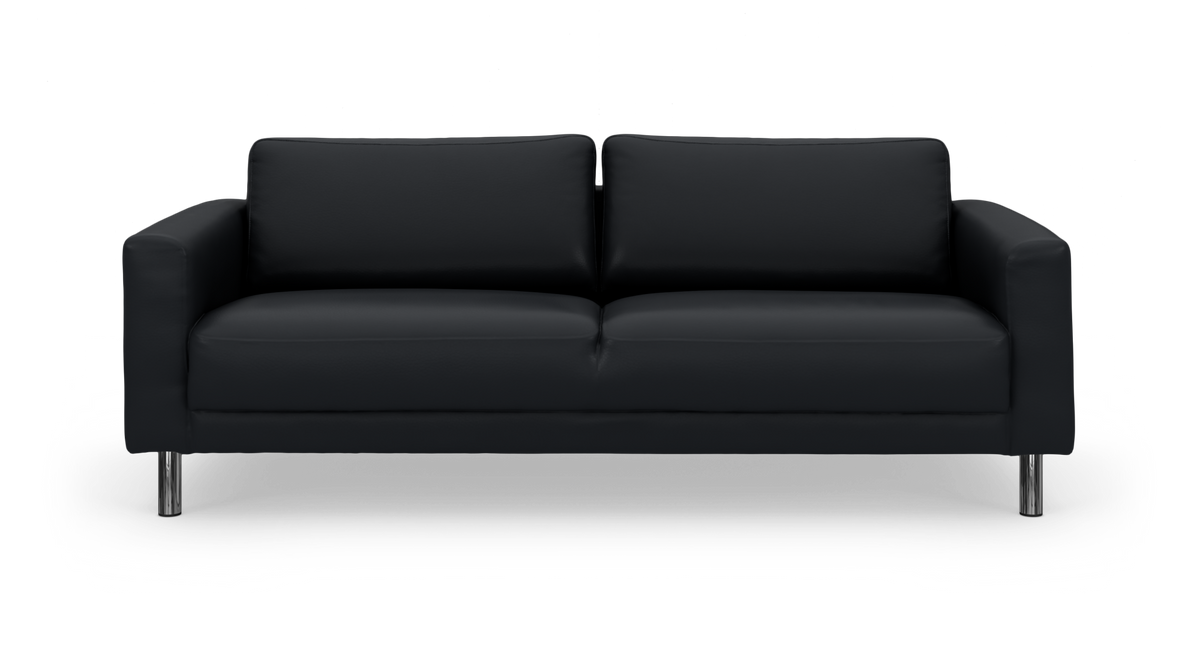 Svart modern 3-sits lädersoffa med kromade ben, frilagd på vit bakgrund.