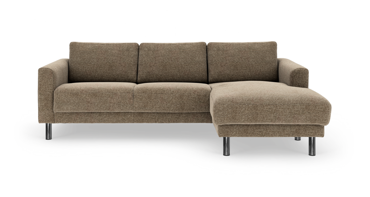 Brun 3-sits soffa med högerställd schäslong och kromade ben.