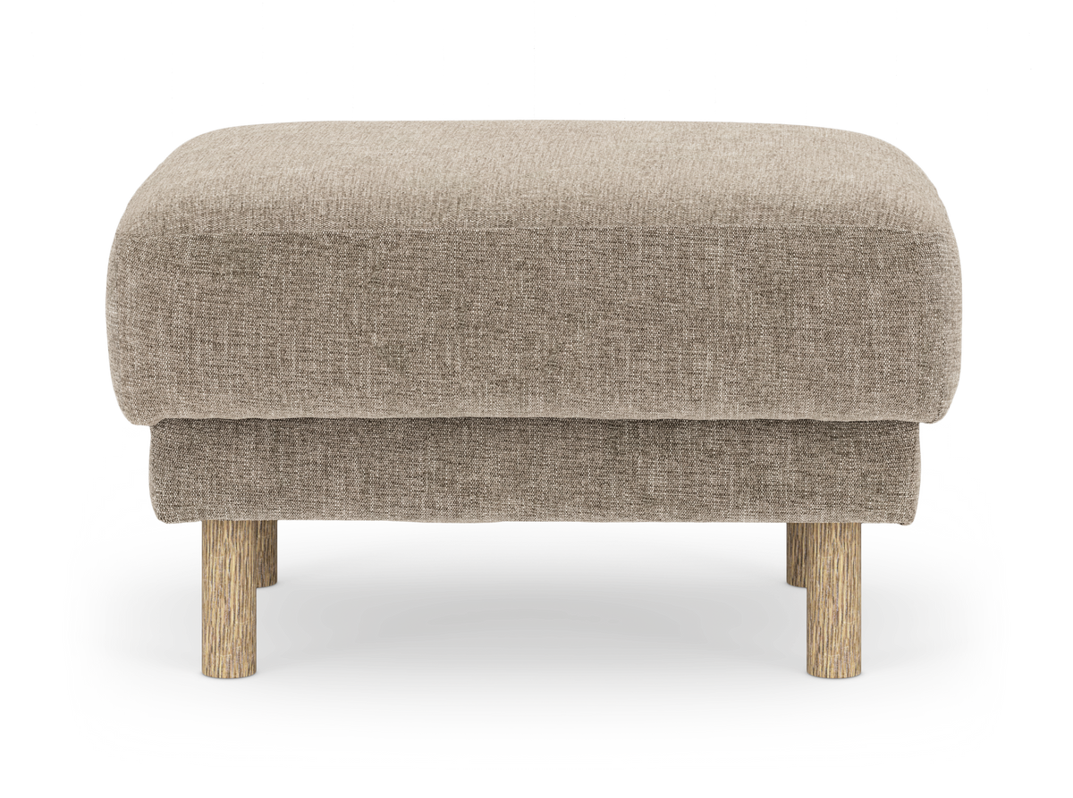 Beige fotpall/ottoman med träben, frilagd frontvy.