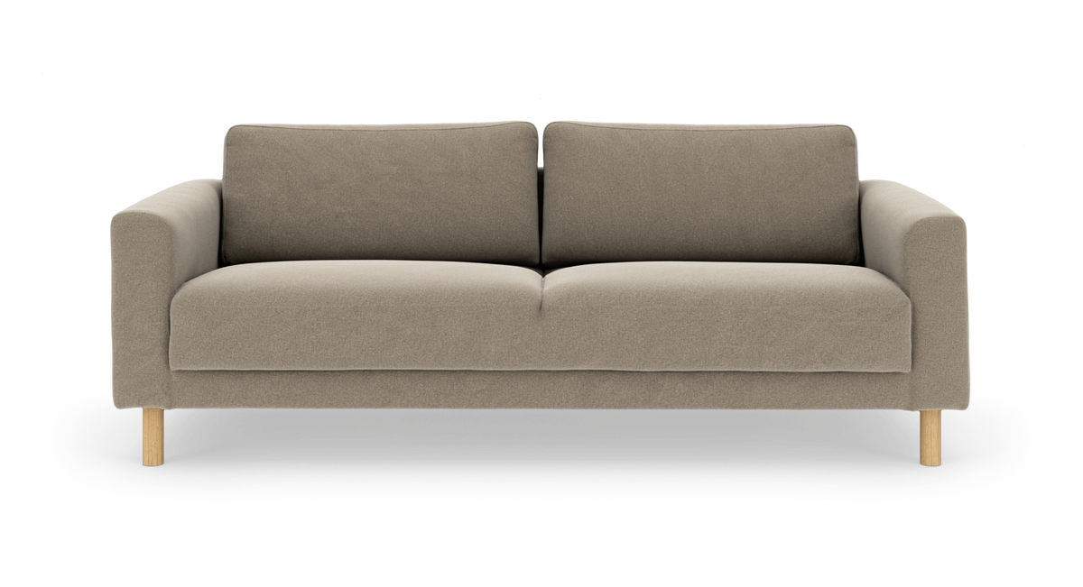 Beige 2-sits soffa med rundade armstöd och ljusa träben, frontvy.