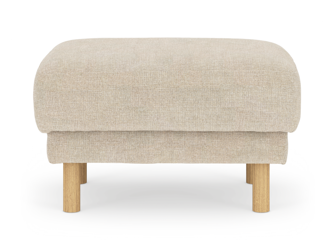 Beige fotpall med runda ben i ljust trä, frontvy på vit bakgrund.