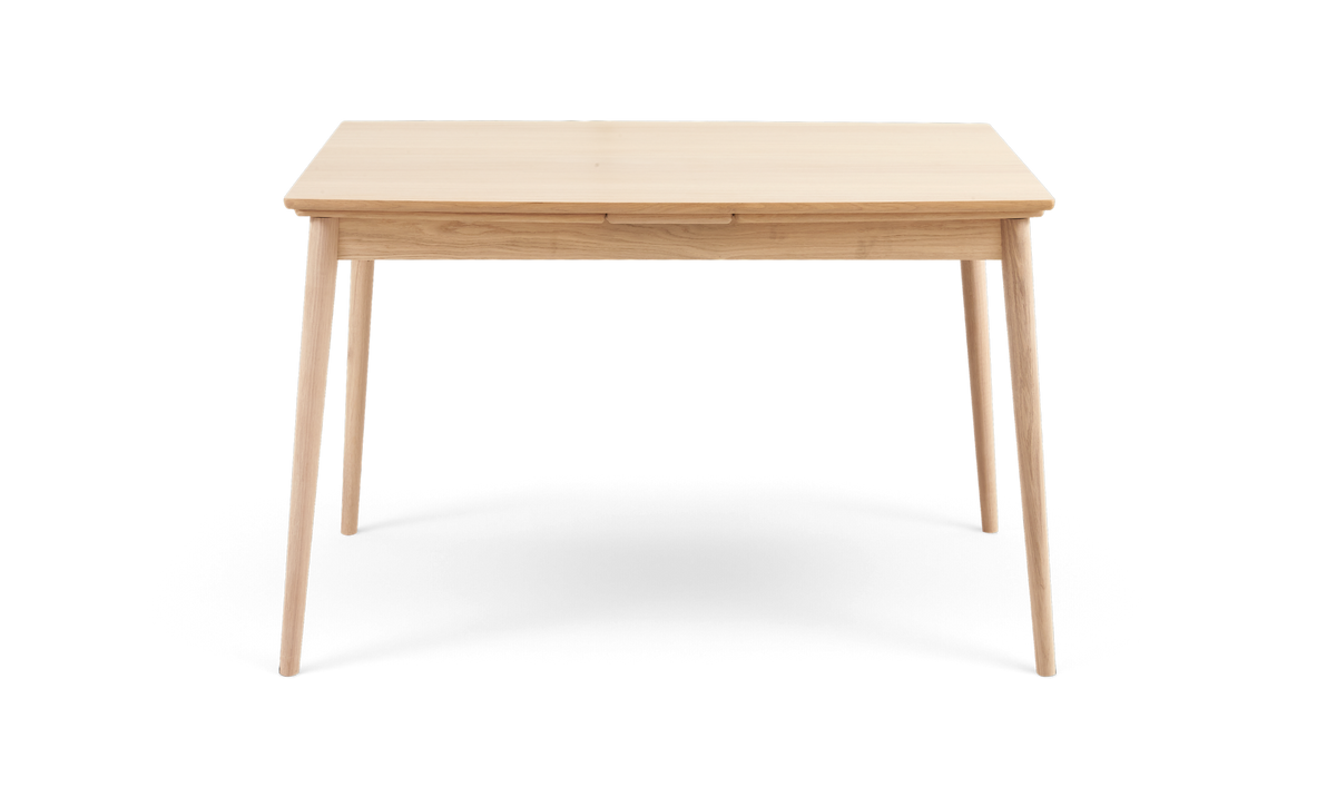 Ljust träbord i minimalistisk design med runda ben, frontvy.