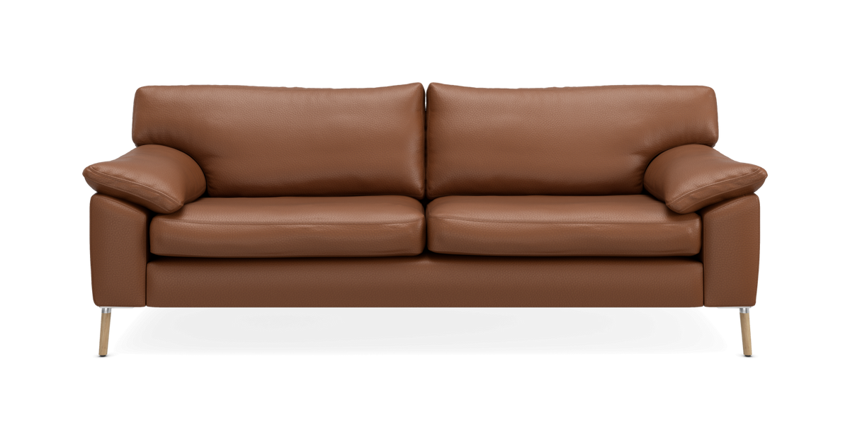 Brun tvåsits lädersoffa med metallben, frontvy mot vit bakgrund.
