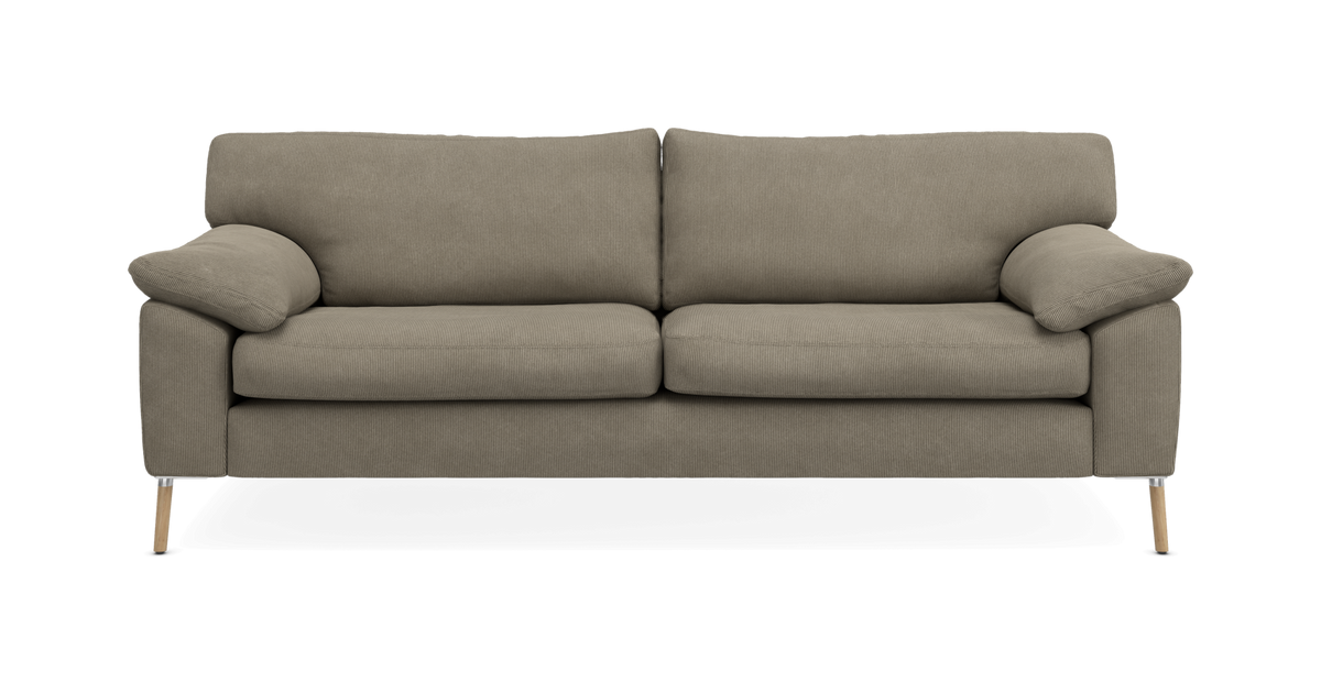 Framifrån vy av en taupe/beige tresitssoffa i tyg med smala träben.