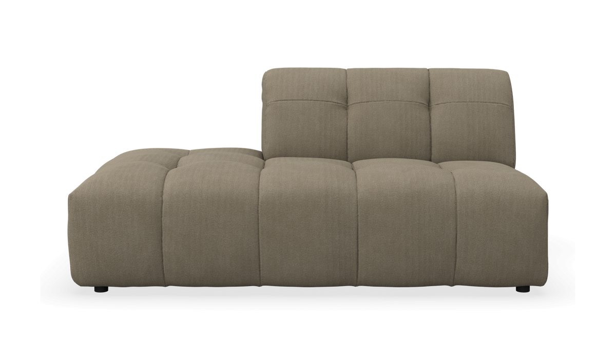 Beige modulsoffa med chaiselong, frontvy på vit bakgrund.