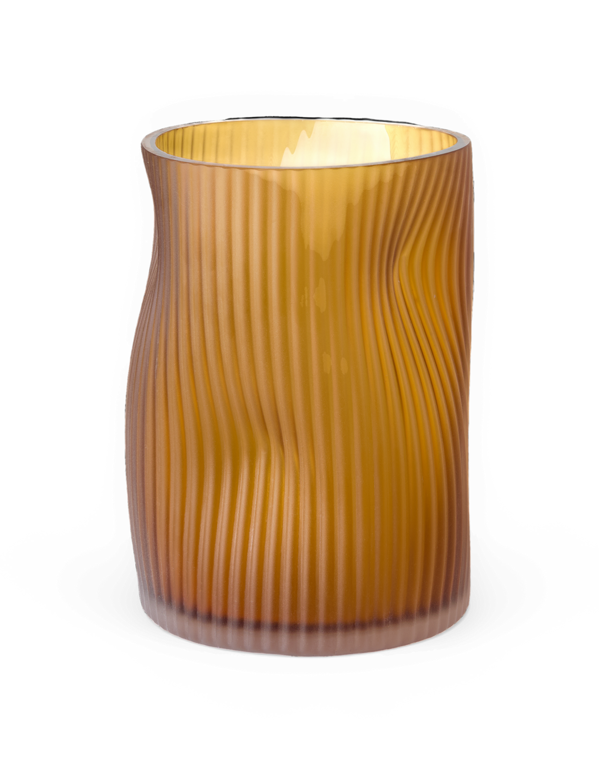 Bärnstensfärgad räfflad glasvas med organisk vågig form.