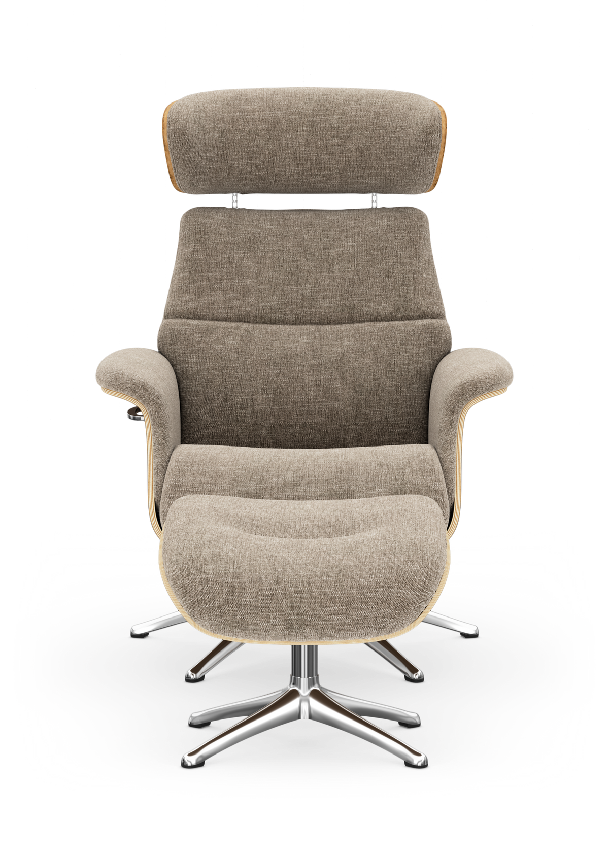 Beige loungestol med matchande fotpall på krom stjärnfot, sedd framifrån på vit bakgrund.