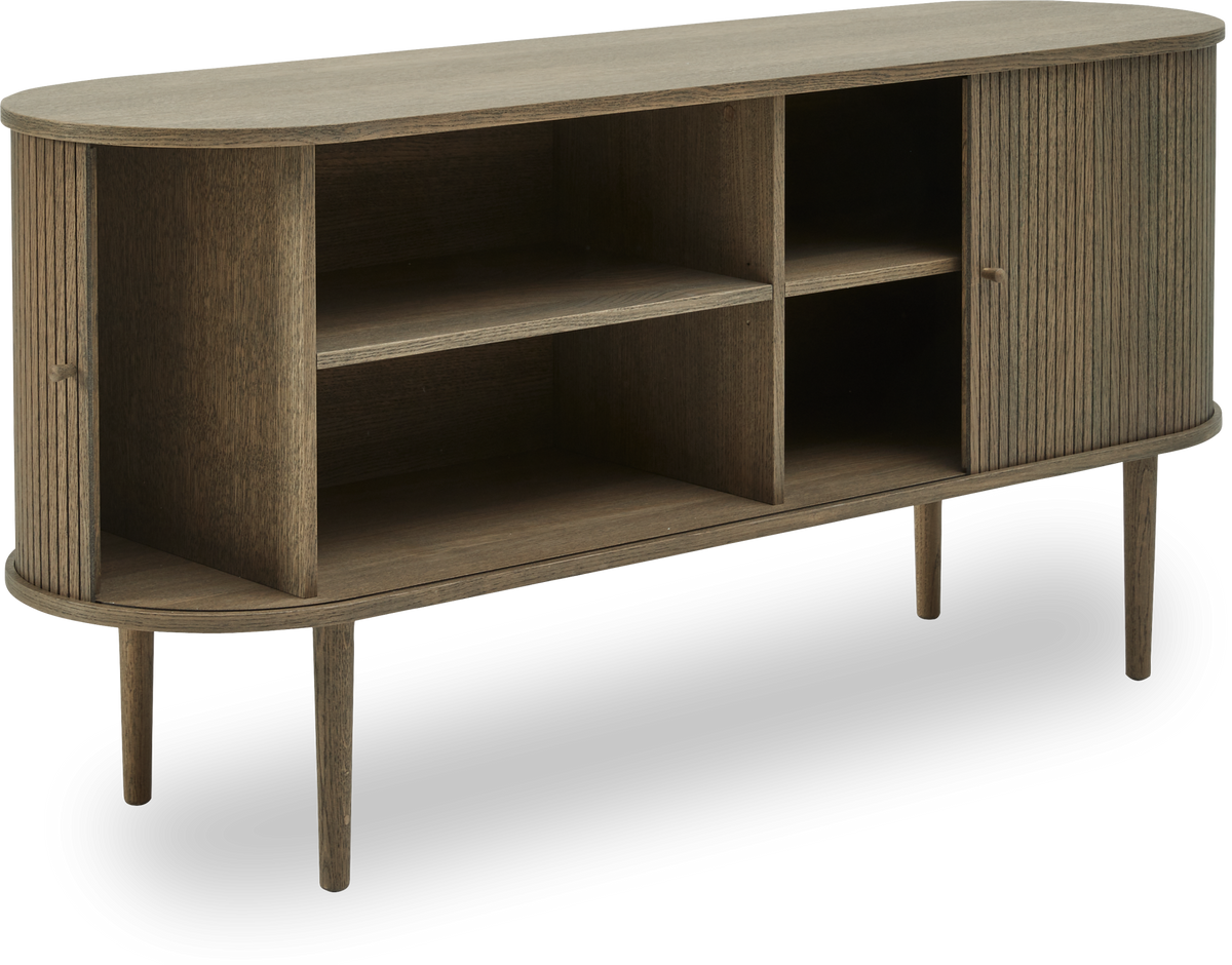 Ovalt sideboard i brunbetsat trä med öppna hyllfack och ribbade skjutdörrar på smala ben.