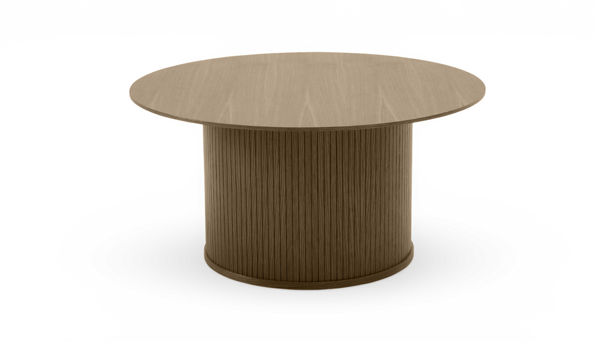 Runt matbord i ek med flutad cylindrisk pelarbas.