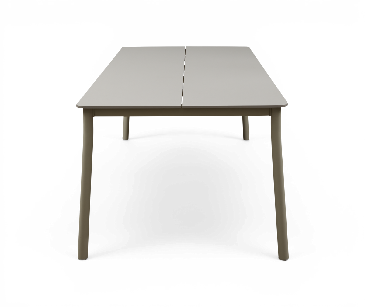 Ljusbeige rektangulärt matbord med mittskarv, fotat rakt framifrån.