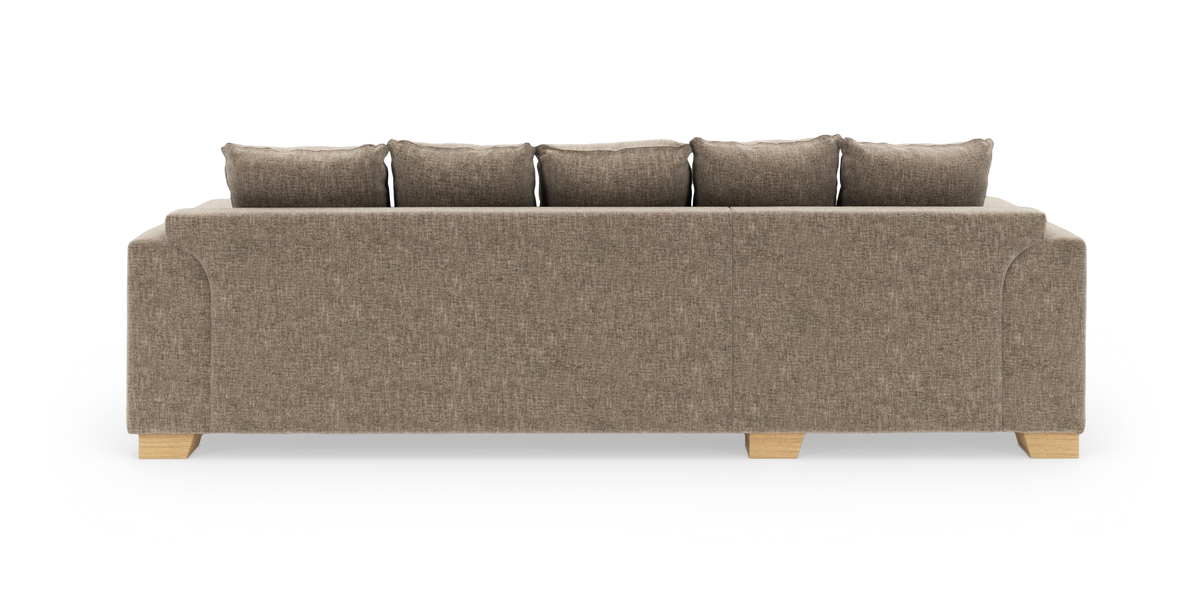 Brun/beige 3-sits soffa sedd bakifrån, fristående på vit bakgrund med skugga.