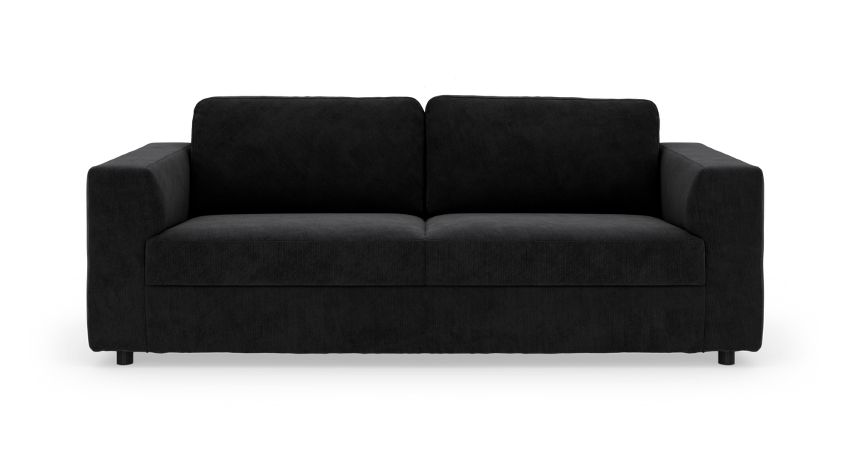 Svart soffa i tyg med breda armstöd, frontvy mot vit bakgrund.