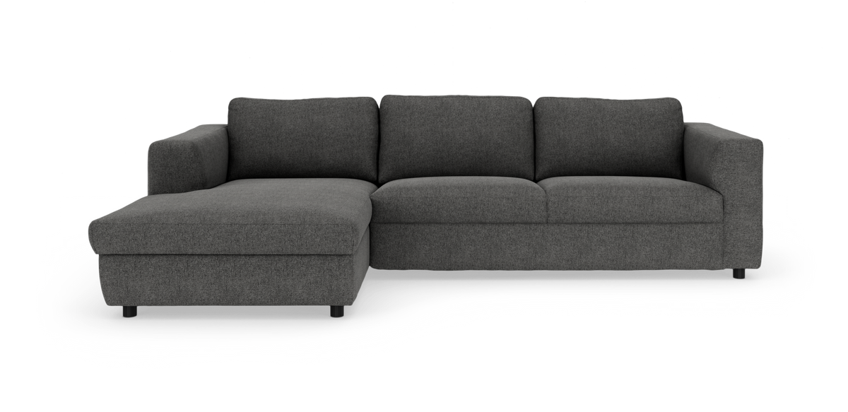 Mörkgrå hörnsoffa med divan till vänster i modern design på vit bakgrund.