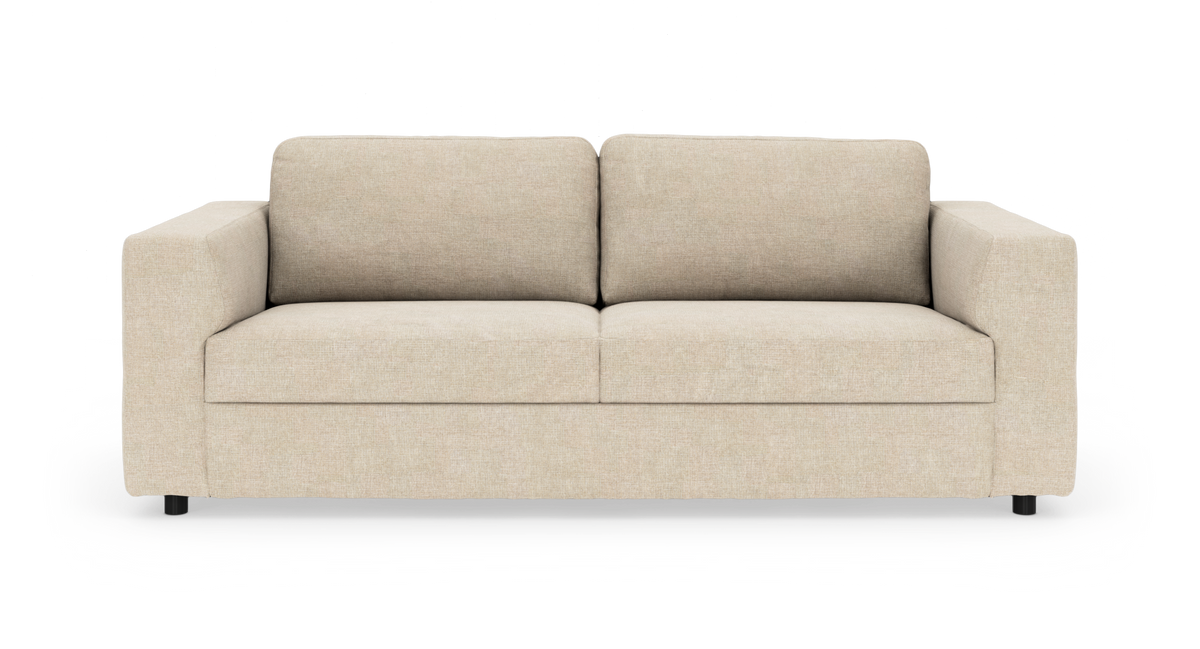 Beige tvåsitsig soffa med raka armstöd, frilagd mot vit bakgrund.