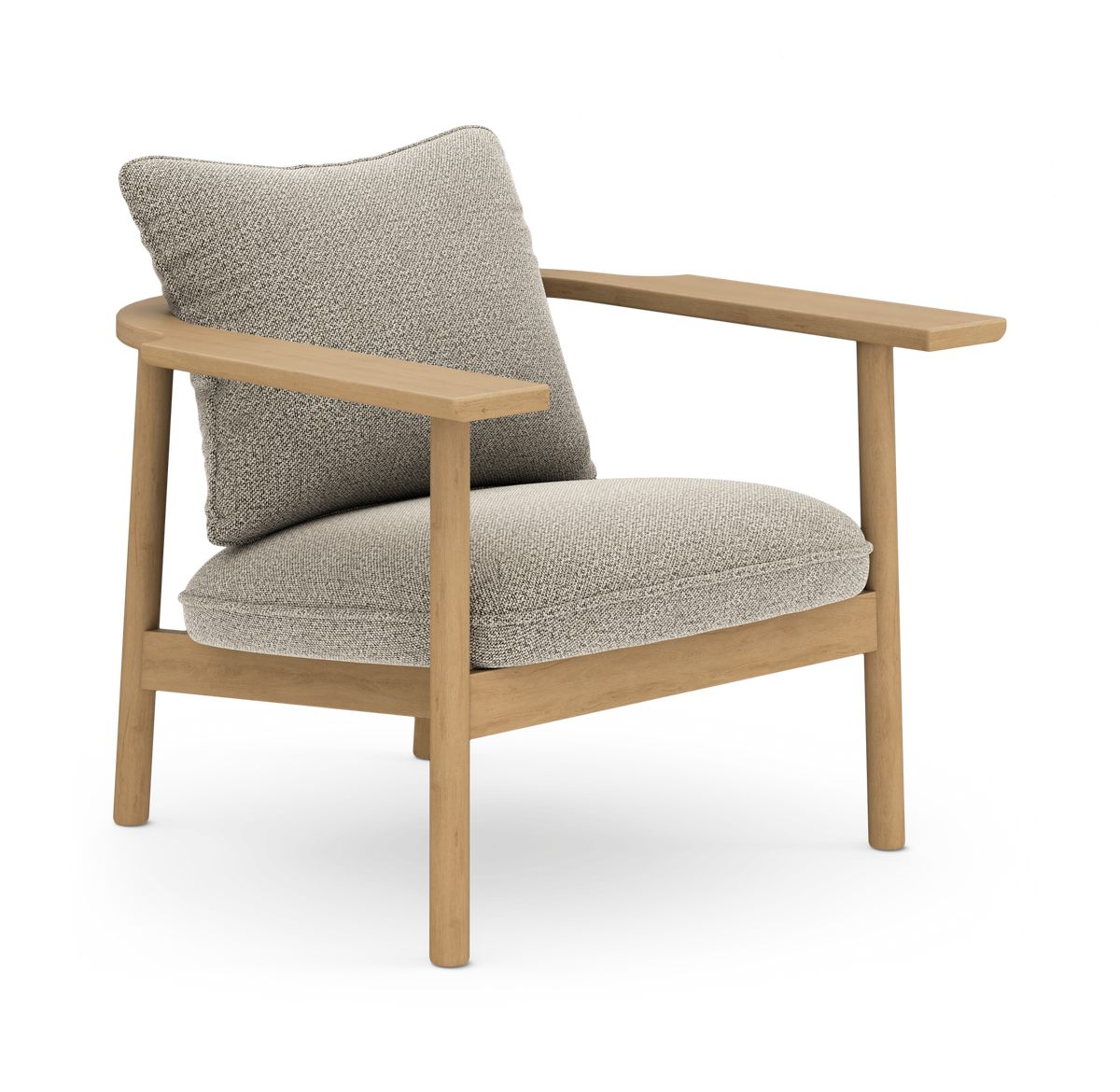 Loungefåtölj i skandinavisk stil med ljus trästomme och ljusbeige, strukturerade dynor, frilagd mot vit bakgrund.