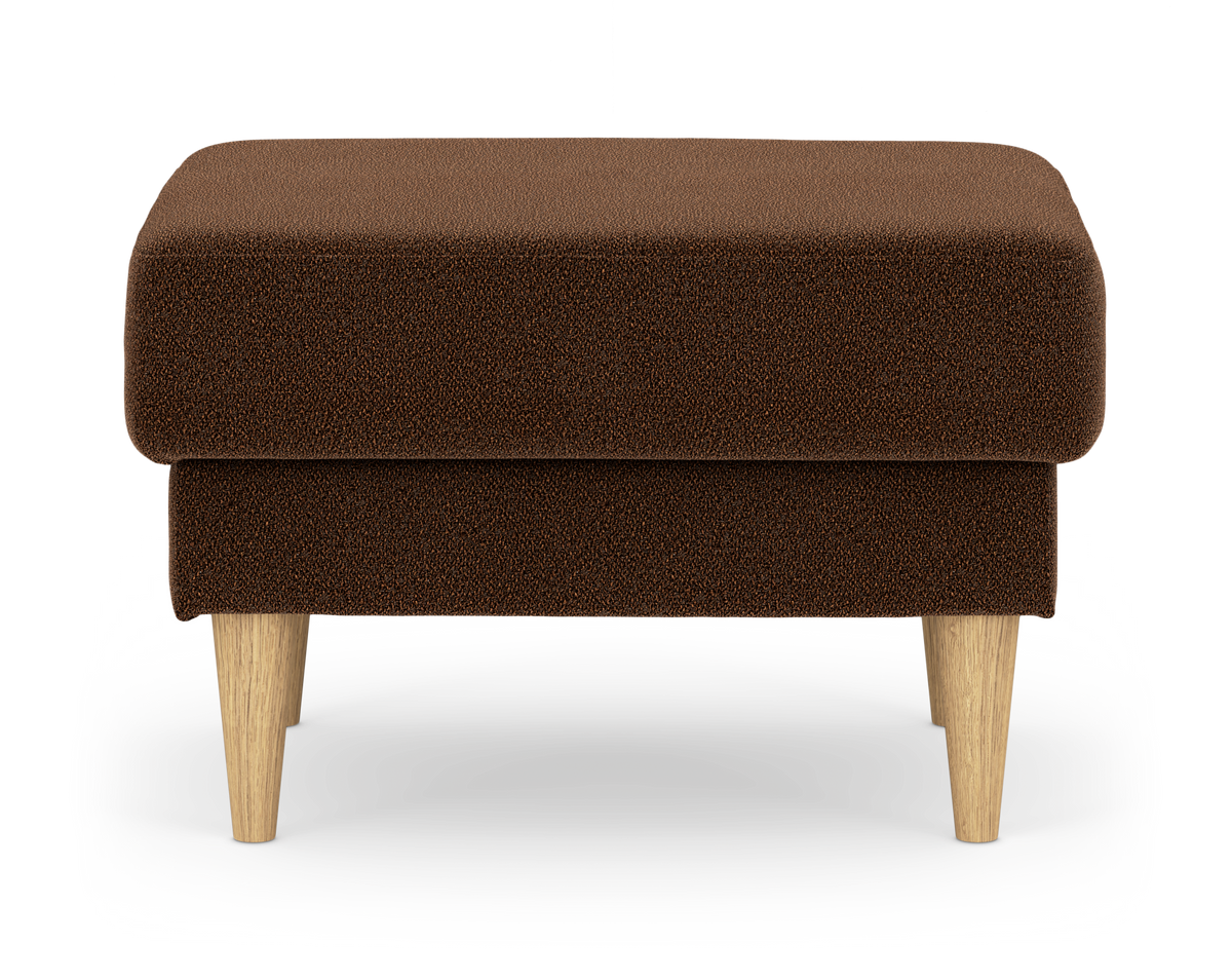 Brun ottoman/fotpall med ljusa träben, produktbild rakt framifrån på vit bakgrund.