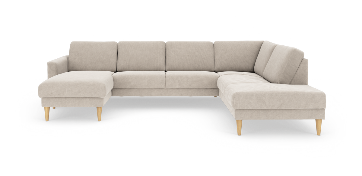 Beige U‑soffa med schäslonger på båda sidor och koniska träben.