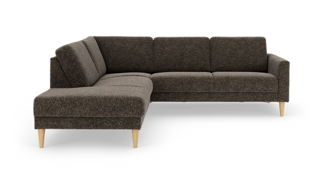 Mörkbrun L‑soffa med vänster schäslong och ljusa träben, modern och minimalistisk.