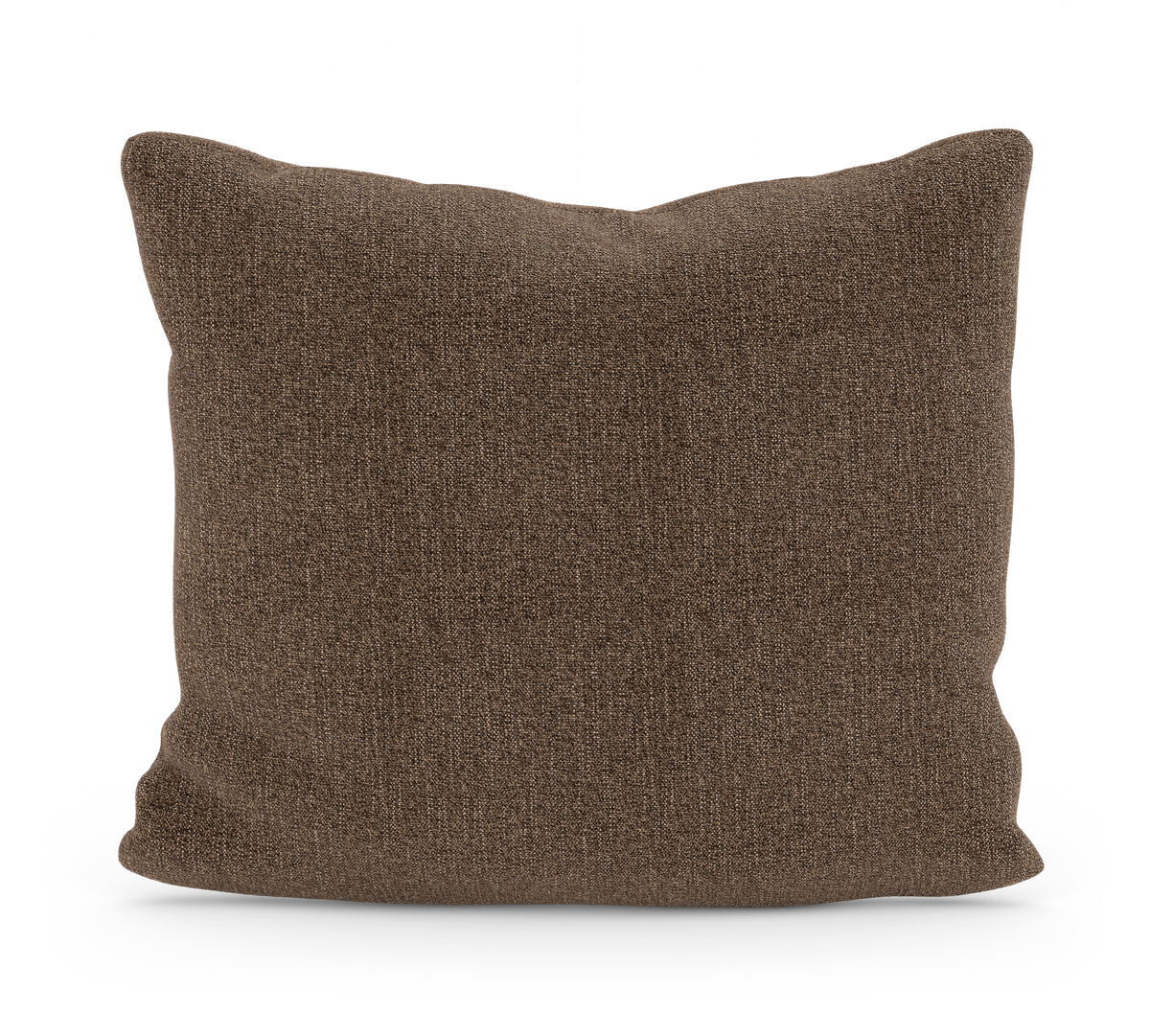 Brun kvadratisk prydnadskudde i textil, frilagd på vit bakgrund.