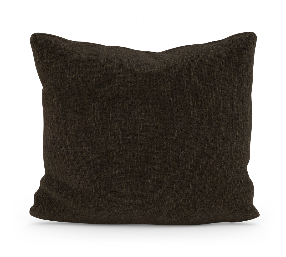 Mörkbrun kvadratisk prydnadskudde i textil, fristående mot vit bakgrund.