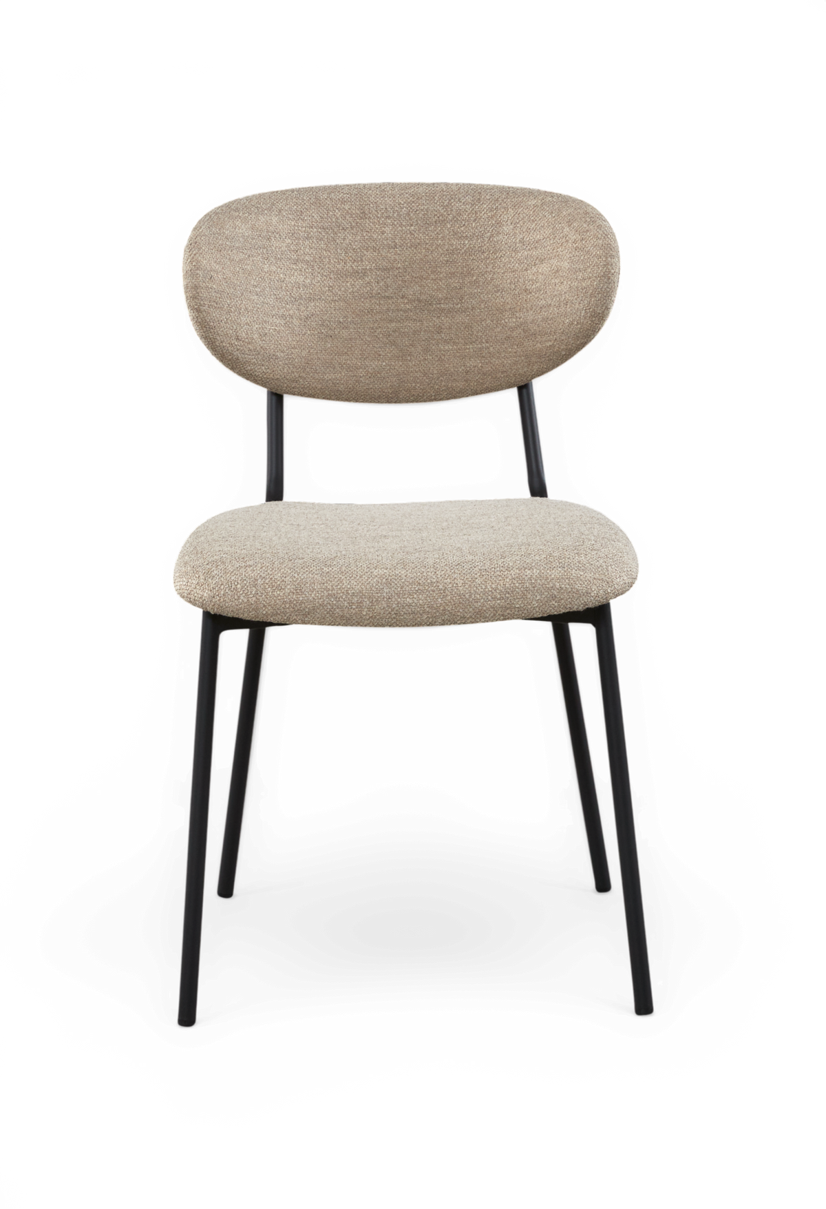 Beige stoppad matstol med rund rygg och svarta metallben, sedd rakt framifrån mot vit bakgrund.