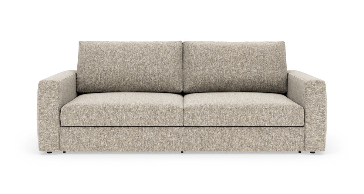 Beige, modern soffa med raka armstöd och två sittdynor, frilagd på vit bakgrund.