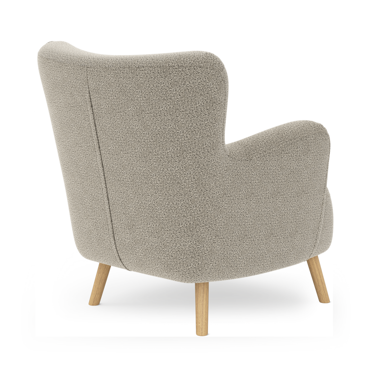 Beige fåtölj sedd bakifrån med träben, frilagd mot vit bakgrund.