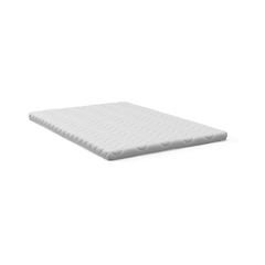 Tunn vit bäddmadrass med vågformad quiltning på vit bakgrund.