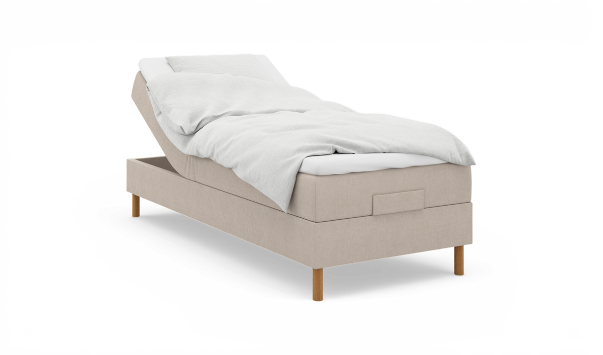 Beige justerbar enkelsäng med vit bäddning och träben, frilagd på vit bakgrund.