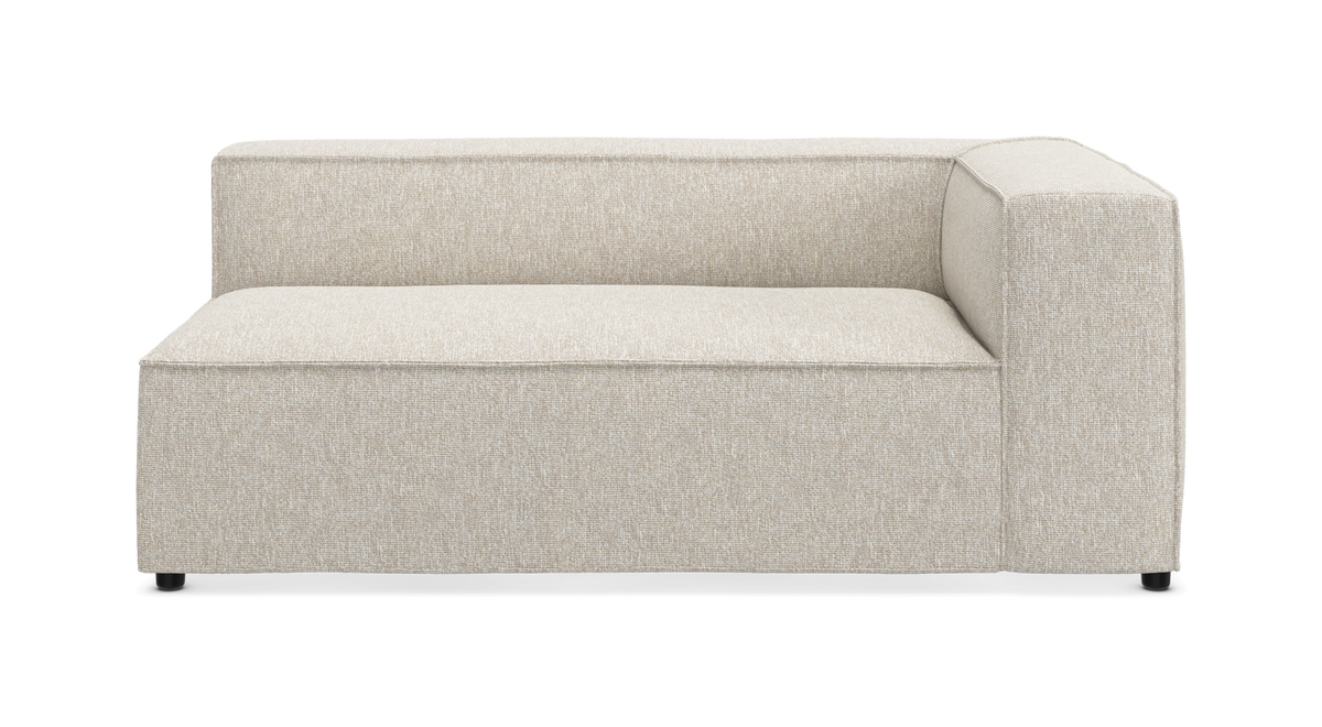 Beige modulsoffa med höger armstöd, frontvy på vit bakgrund.