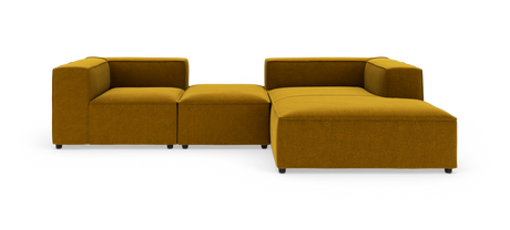 Modulsoffa i senapsgul tyg i L‑form på vit bakgrund