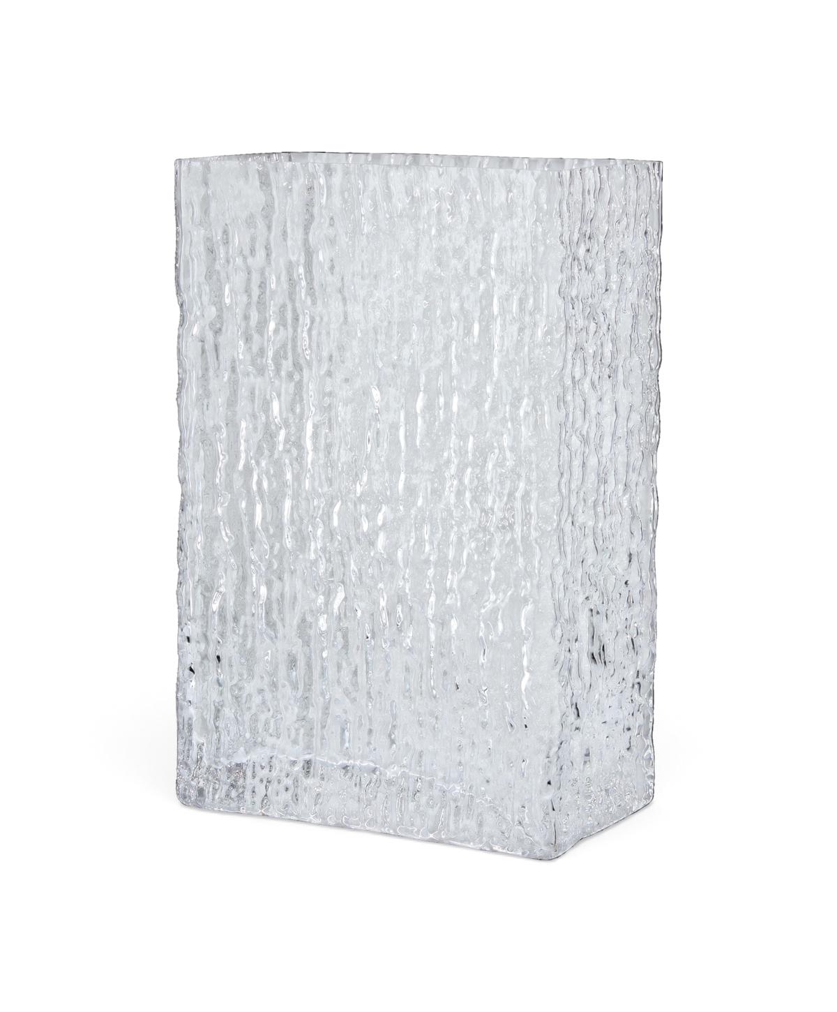 Rektangulär klar glasdekoration med isliknande textur, frilagd på svart bakgrund.