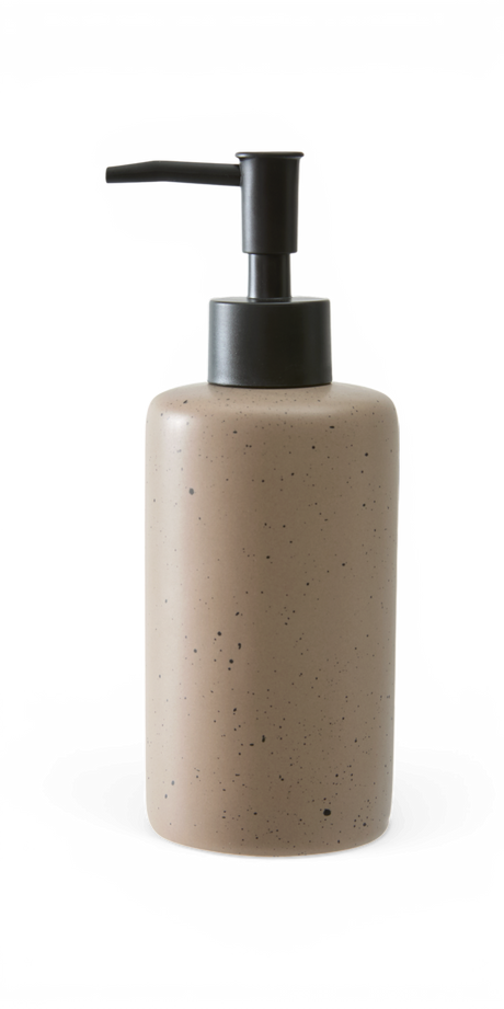 Beige prickig tvåldispenser i sten-/terrazzo-look med svart pump, frilagd på vit bakgrund.