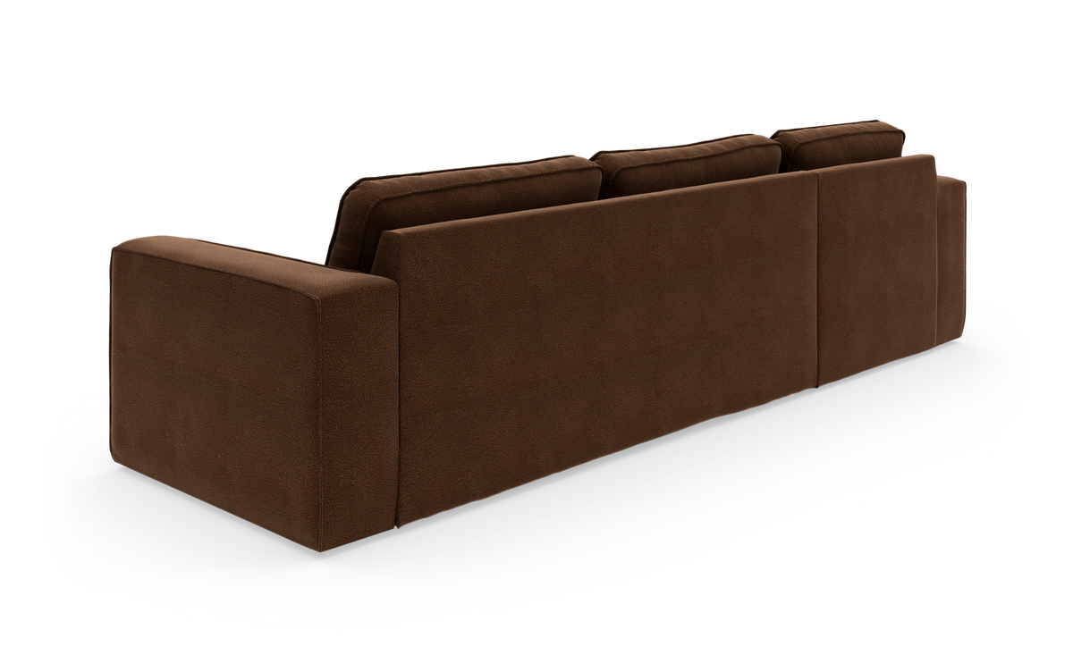 Brun 3-sits soffa sedd snett bakifrån på vit bakgrund.