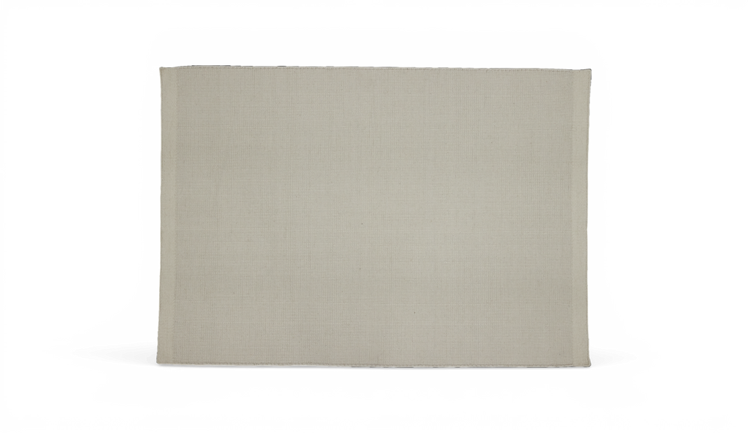 Beige tygservett med enkel vävd struktur, rektangulär.