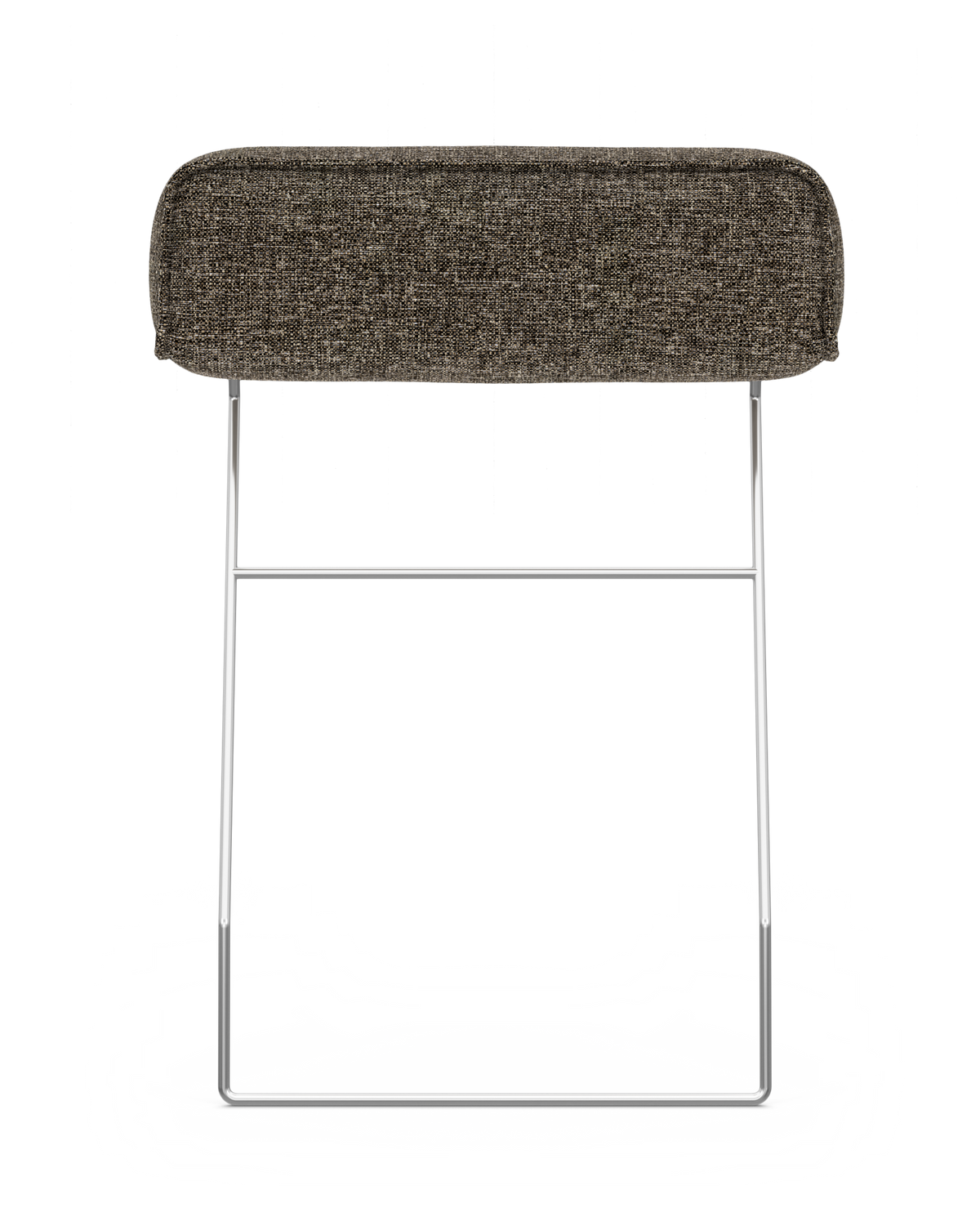 Modern pall med mörkbrun textilklädd sits och kromat slädeunderrede, frilagd på vit bakgrund.