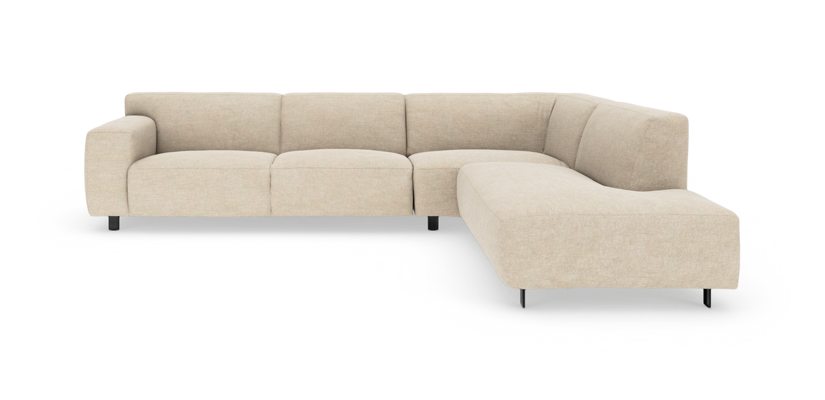 Beige L-formad modulsoffa med schäslong på höger sida, frilagd mot vit bakgrund.
