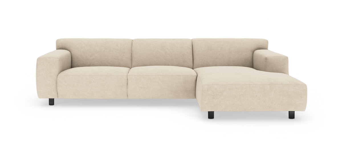 Beige modulsoffa med högerställd schäslong, frilagd mot vit bakgrund.