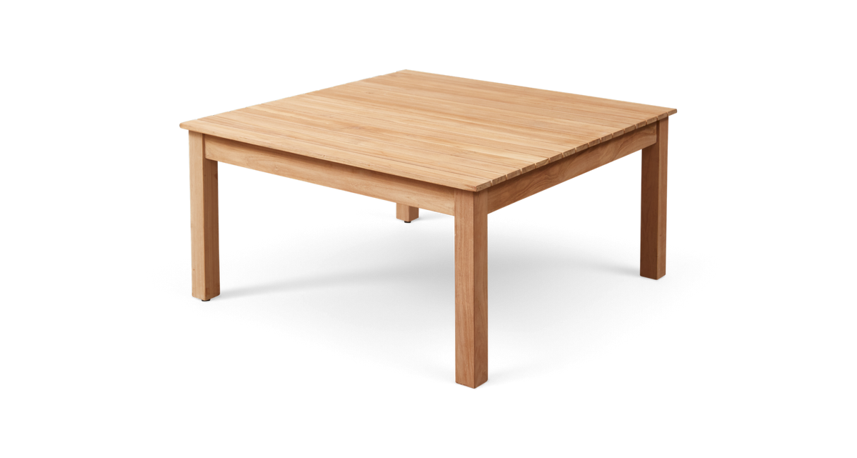 Kvadratiskt lågt bord i ljust trä med raka ben, frilagd.