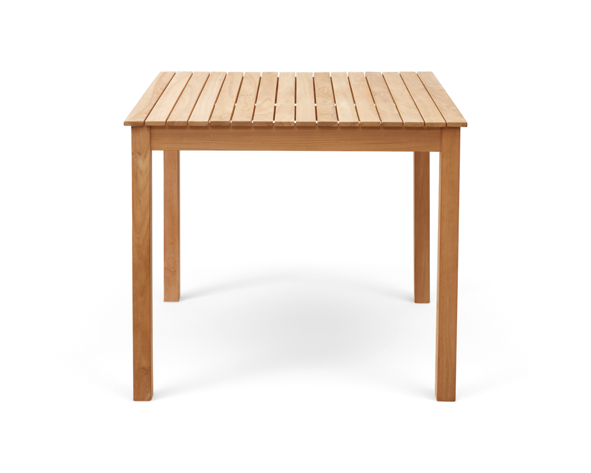 Kvadratiskt bord i massivt trä med ribbad bordsskiva, frontvy.